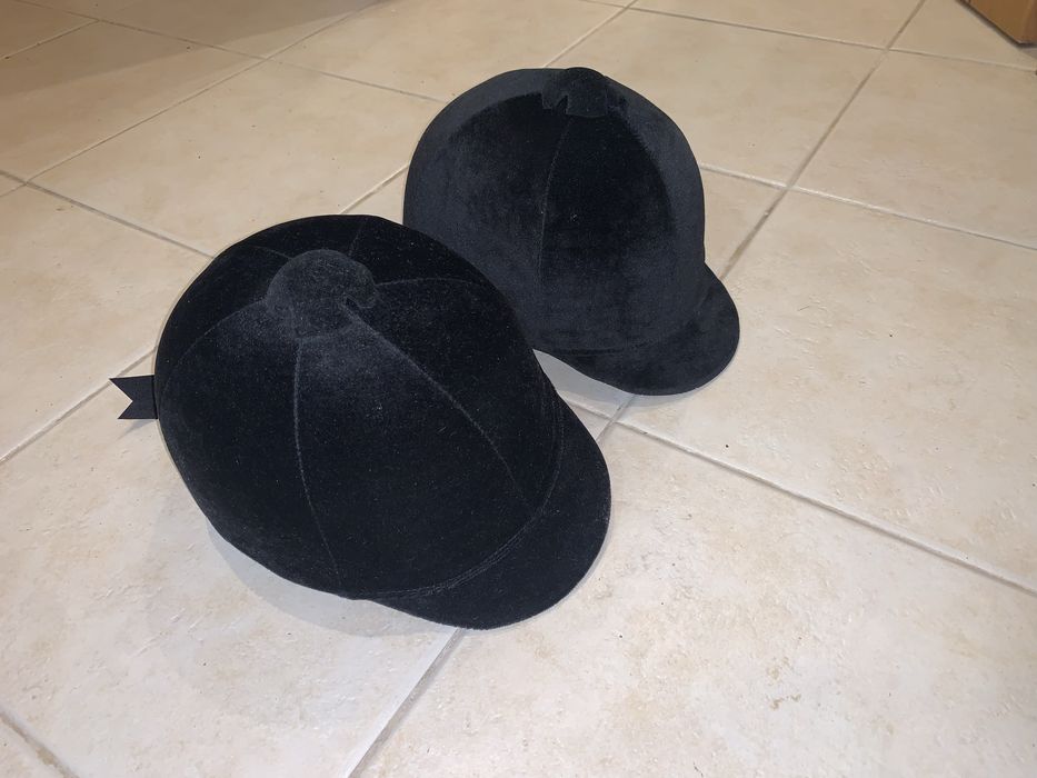 Capacetes de equitação