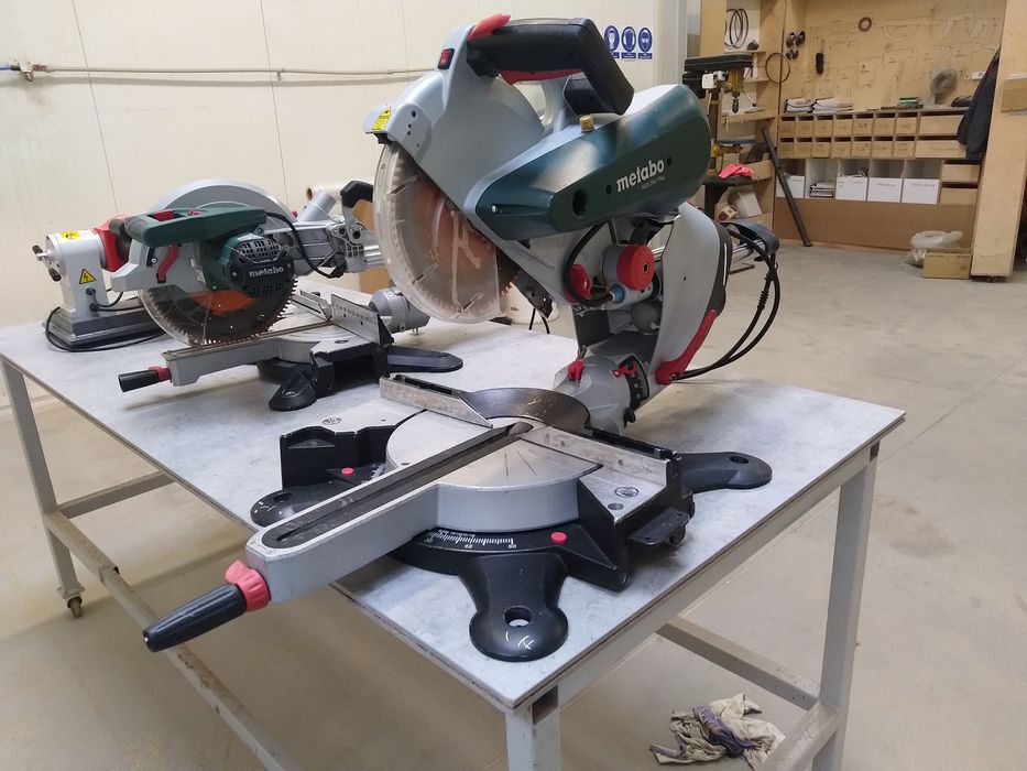 METABO pilarka do cięcia ukosówka, kapówka KGS 254 I PLUS