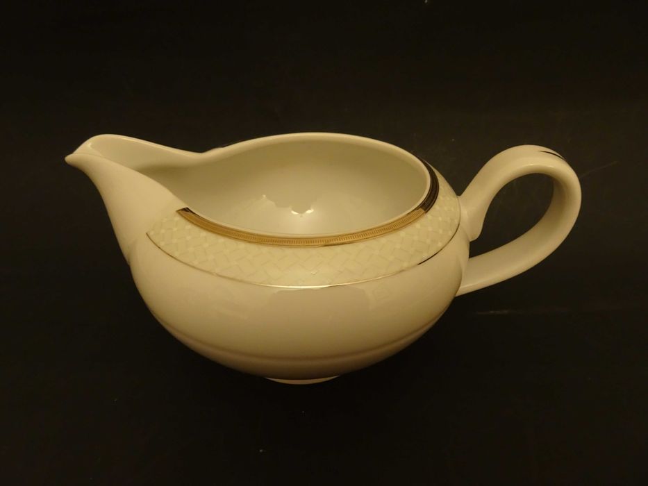 Windsor Diana, angielska porcelana, mlecznik, sosjerka