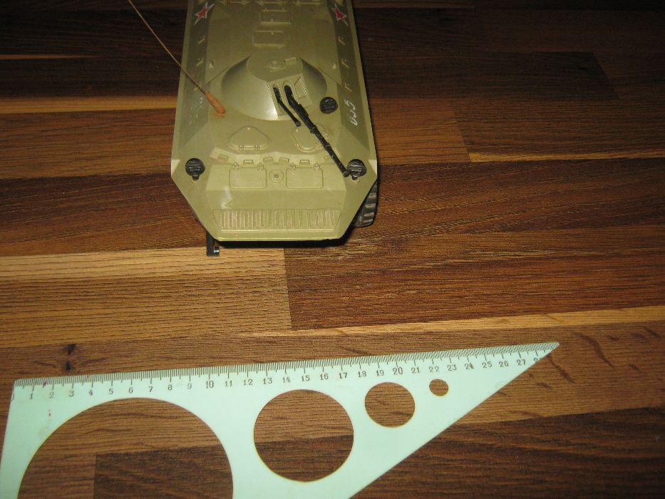 БТР на радиуправлении,СССР,пластик.Под восстановление.