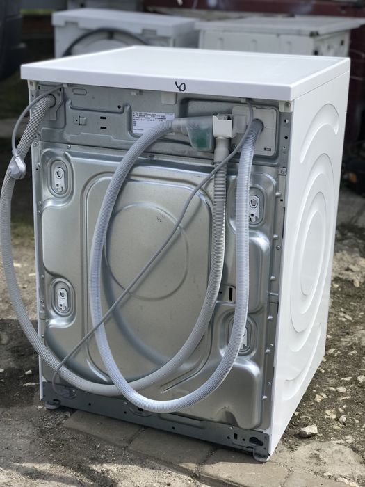 Пральна машина Bosch Serie 8,  8кг, в супер стані з німеччини