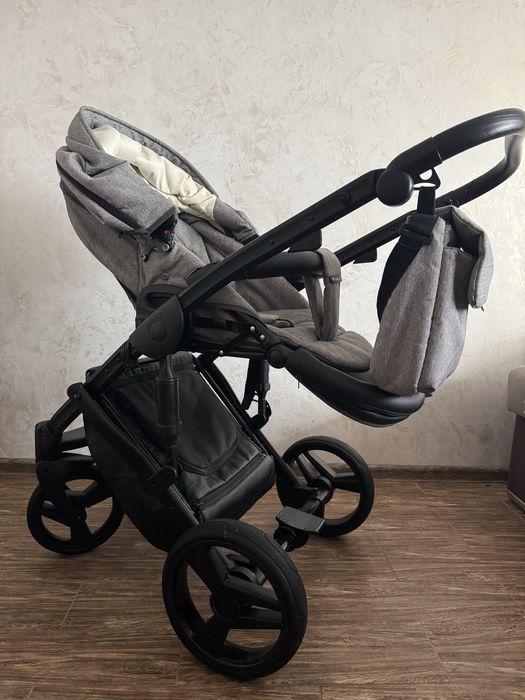 Дитяча коляска INVICTUS 2 в 1 V-PLUS