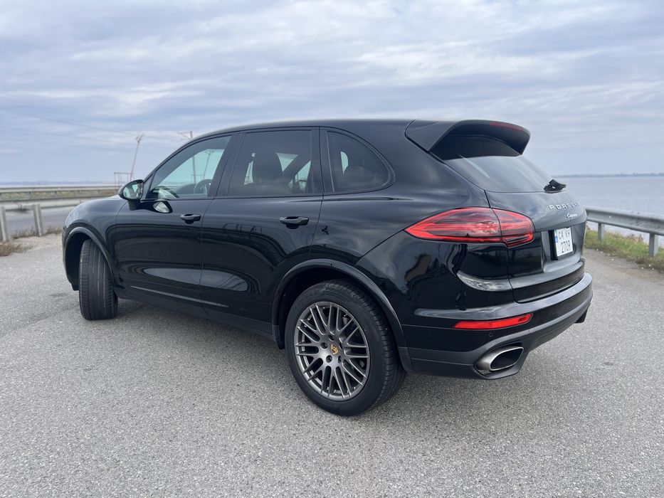 Продаж Porsche Cayenne 2014