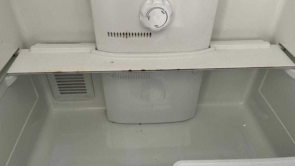 Frigorífico Combinado Hotpoint Ariston A+ No-Frost pouco uso