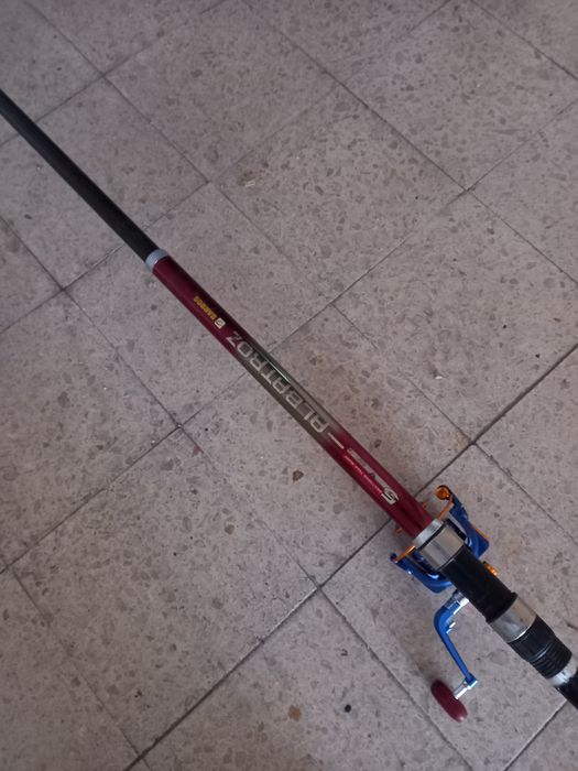 Cana de pesca Albatroz com carreto Novo.