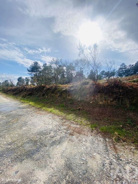 Terreno para construção em Mouçós e Lamares de 3484,00 m2