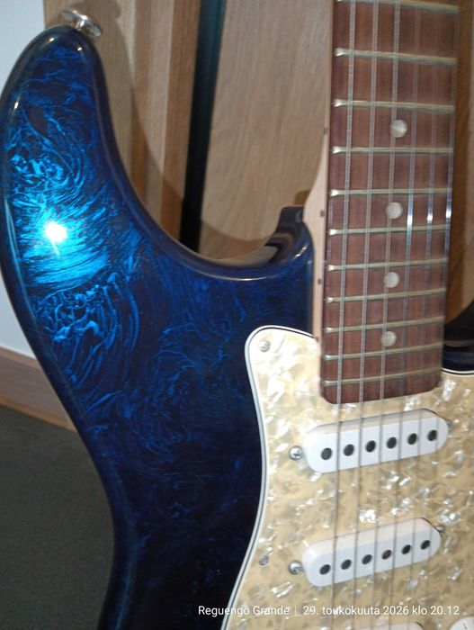 Guitarra elétrica G&L (USA) Legacy Blue Swirl