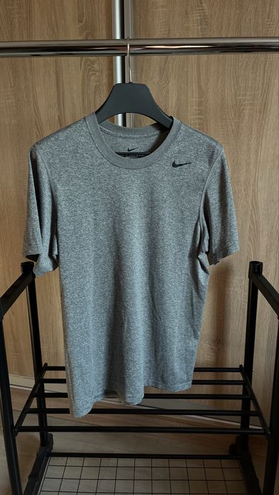Спортивна футболка nike dri-fit