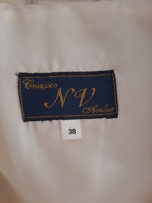 Casaco curto, cor leitoso