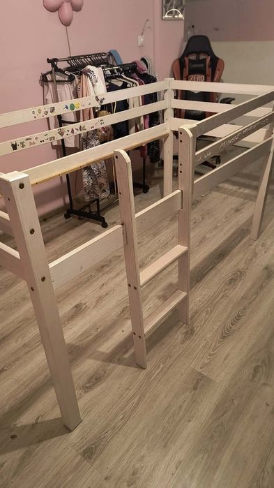Łóżko dziecięce drabinka antresola