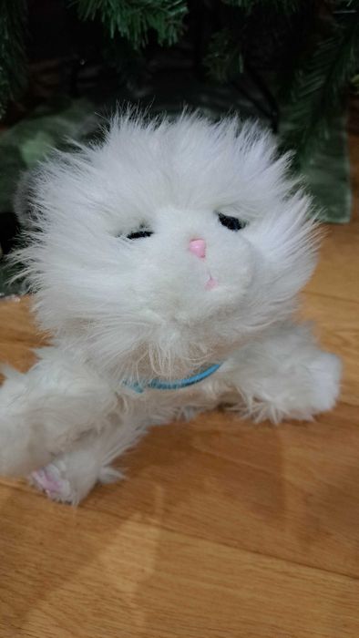 Gatinho Little Live Pets mexe-se e faz sons