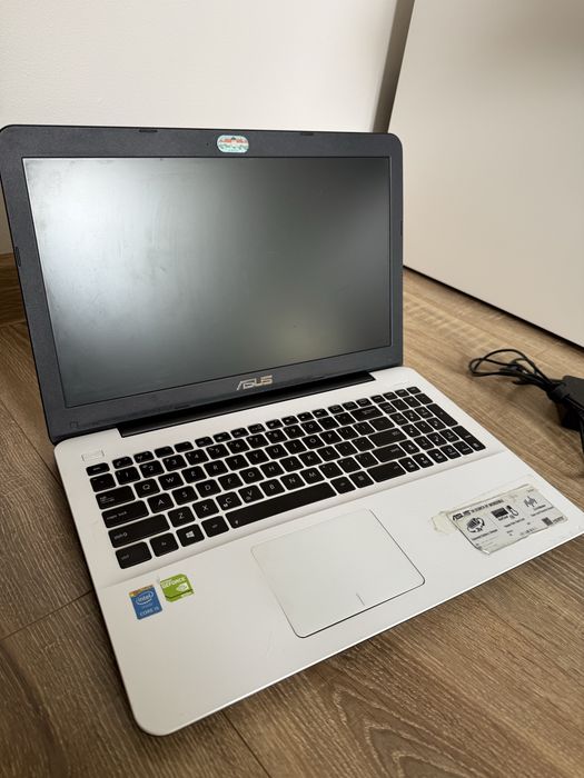 Laptop ASUS F555L | i5 / GeForce 920M / 15.6" | Do nauki, internetu | Sprawny na zasilaczu