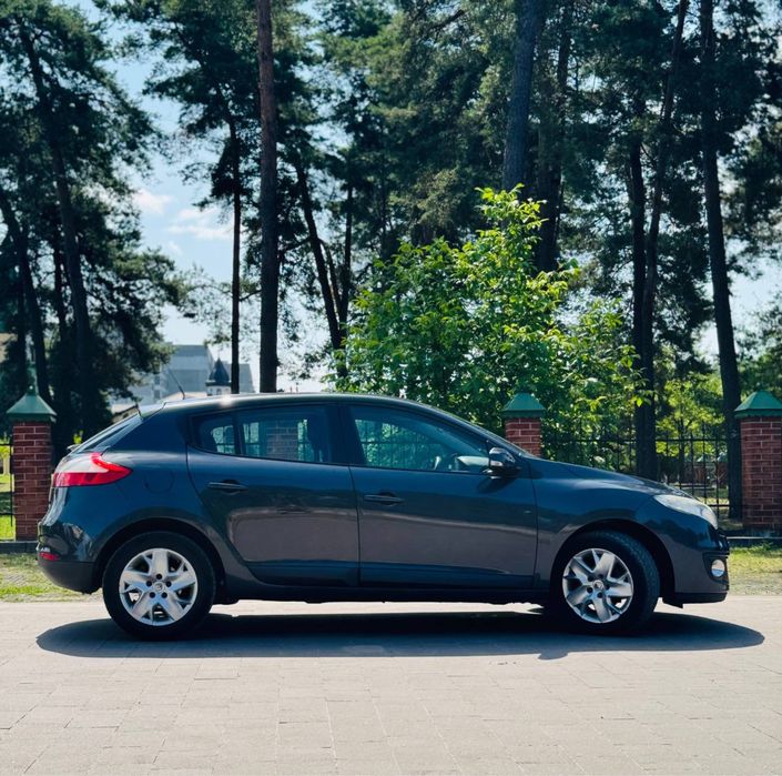 Рено Меган автомат Renault Megane 1,5 дизель 2012 обслужена