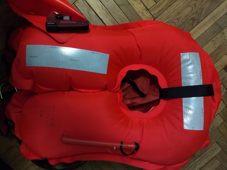 Рятувальний жилет