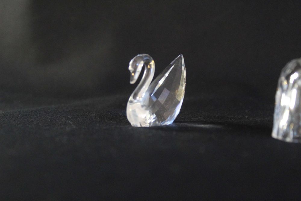 Estatueta de cisne da Swarovski em cristal com 236 facetas, anos 90.