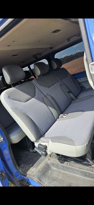 Opel Vivaro 2.5cdti 9osob long klima navi