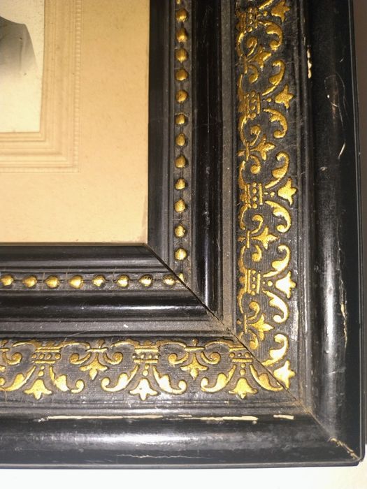Moldura Antiga do Século XIX – Madeira e Dourado (30 x 25 cm)
Descrição:Vendo