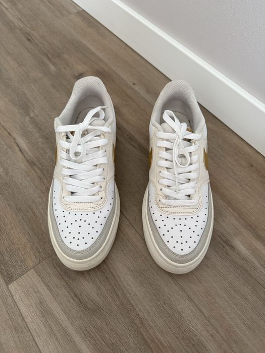 Кроссовки Nike Court размер 40,5