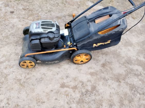 Sprzedam kosiarkę z napędem NAC