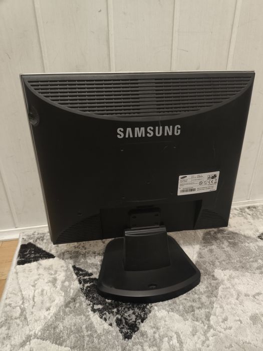 Monitor Samsung 913v z 2005 roku