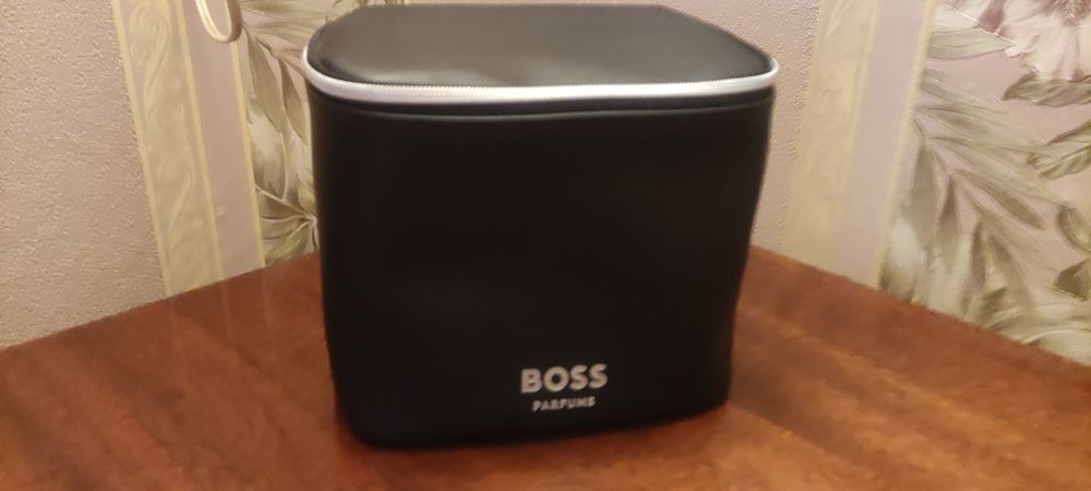 Косметичка від BОSS