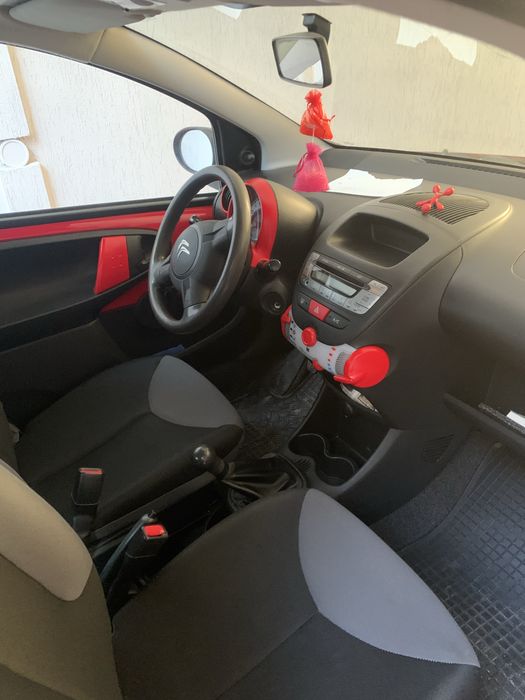 Автомобіль сітроен с1