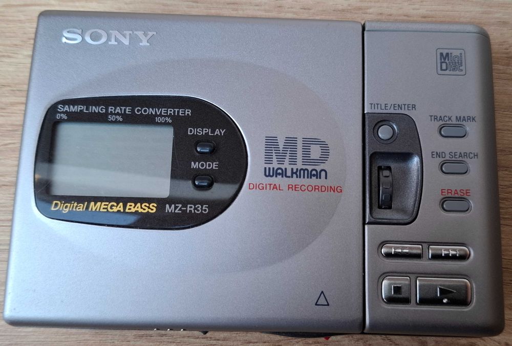 Sony MZ-R35 + akcesoria