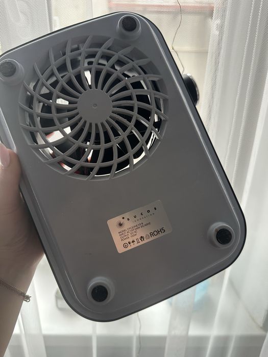 Витяжка манікюрна