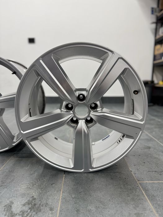 Титанові диски Audi Skoda Seat оригінал R20  5*112