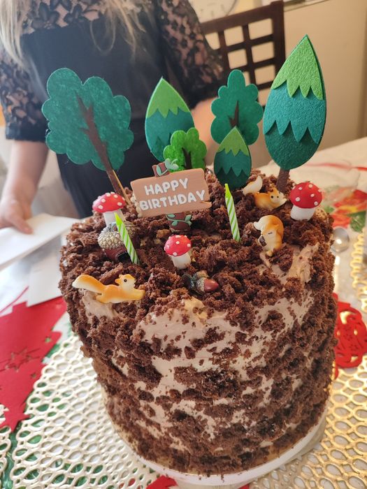 Ozdoby na tort zwierzątka wiewiórki las drzewa