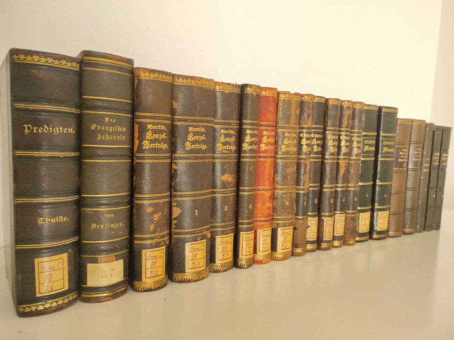 Старинные редкие  книги. 20 томов.