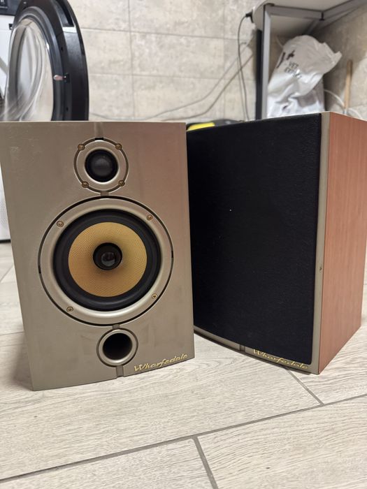 Glosniki Wharfedale 8.1