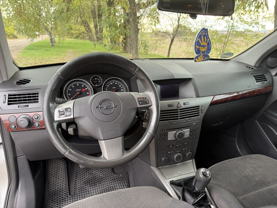 Opel astra h 2004