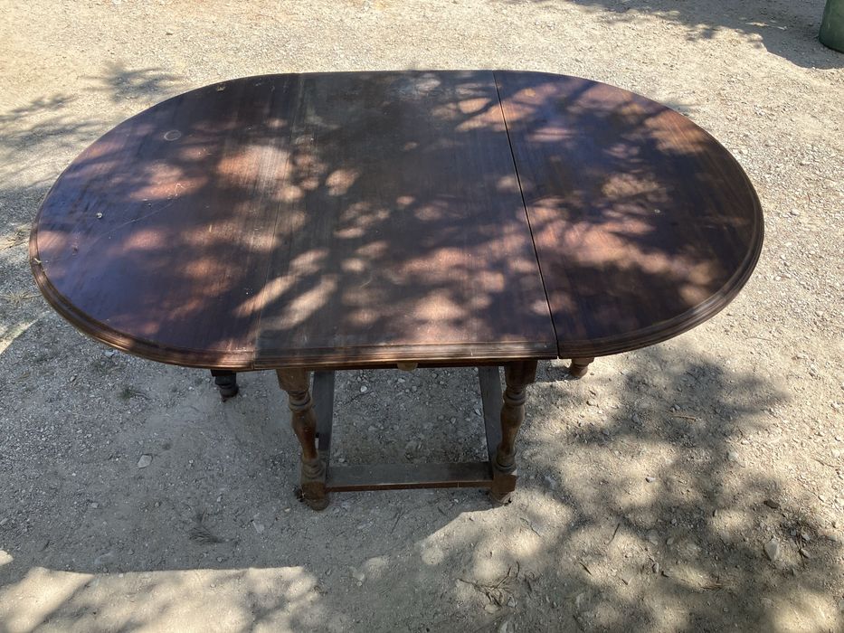 Mesa de sala em bom estado
