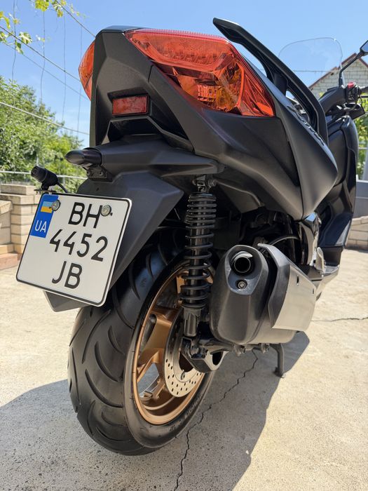 Yamaha X-Max 250 2022 год