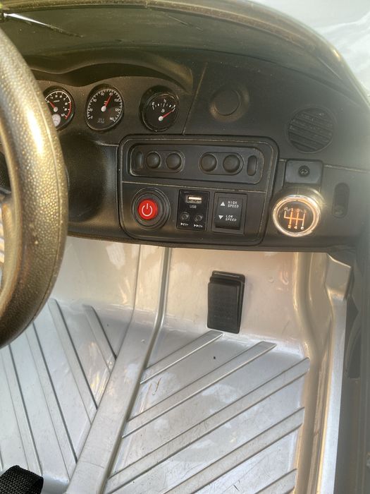 Samochod Bmw z8 na akumulator 12V