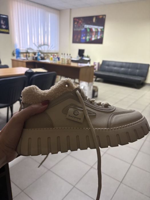 Теплые ботинки бежевые с утеплителем