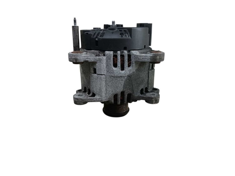 Alternator A3 A4 A6 Golf Passat Touran Leon Fabia  1.9D 140A