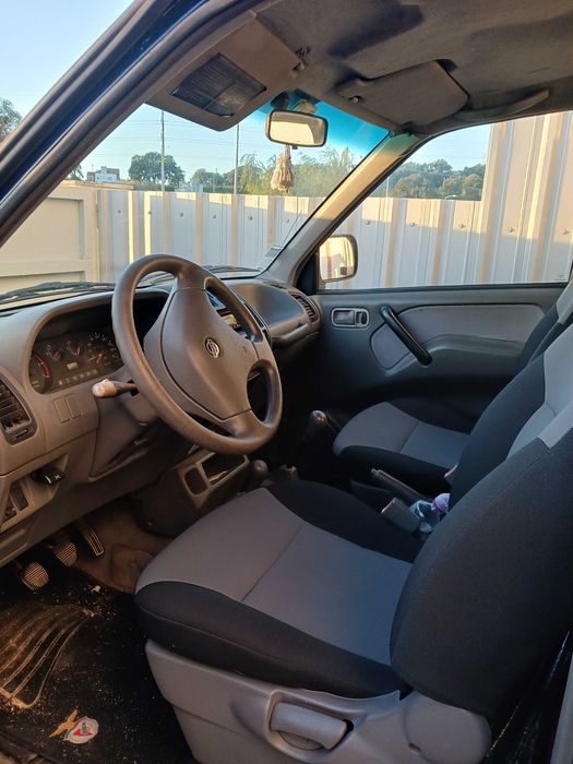 NISSAN Terrano II em ótimo estado de conservação