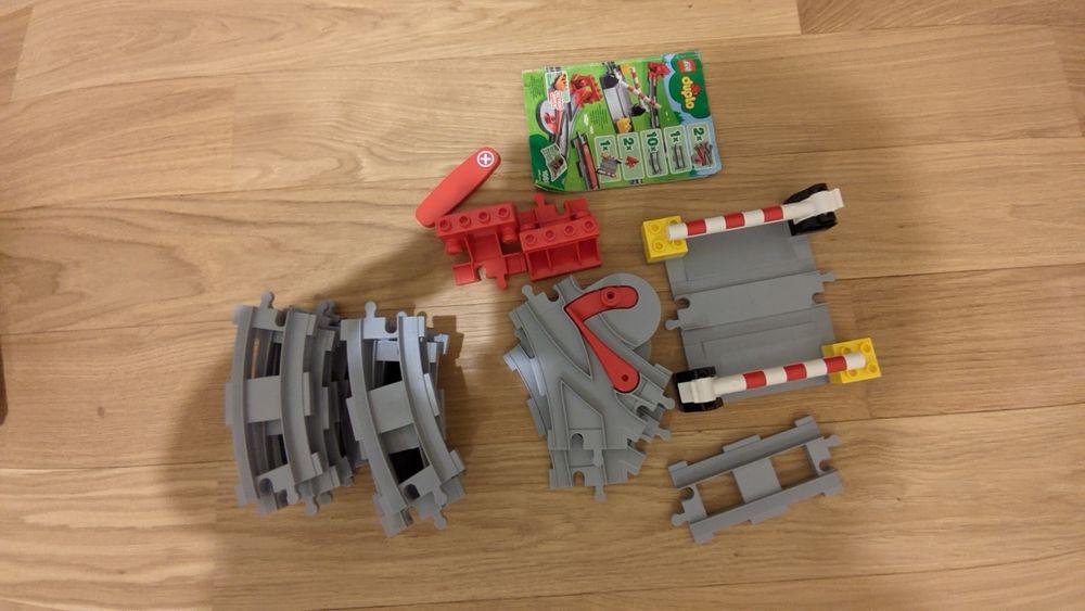 3 zestawy LEGO Duplo kolejka wiadukt i dodatkowe tory