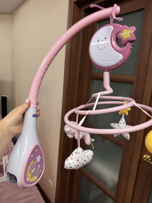 Продам мобіль Chicco + коврик в подарунок фактично новий