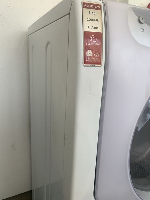 Продам пральну машину Ariston Hotpoint Aqualtis AQSD129, 5 кг. Вузька! Гарантія.