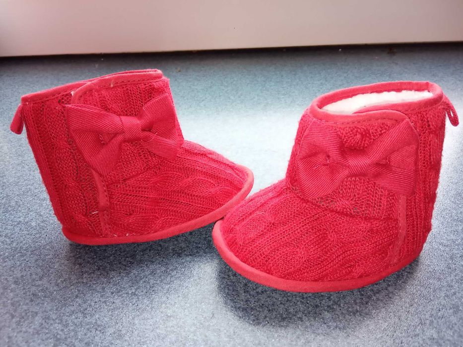 Kozaczki, buciki niechodki dla dziewczynki