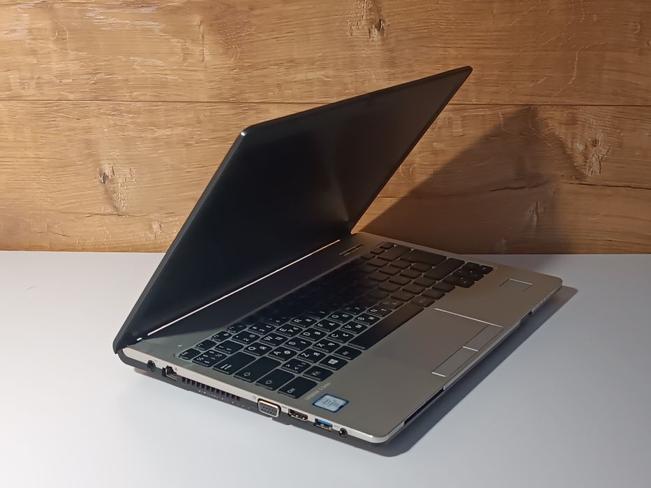 Потужний ноутбук 13.3" FHD/Core i7/12 ОЗУ/500 SSD/Батарея 5 годин