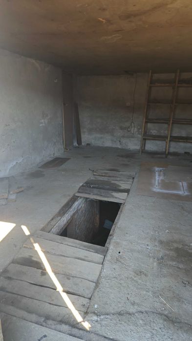 Продам просторий гараж