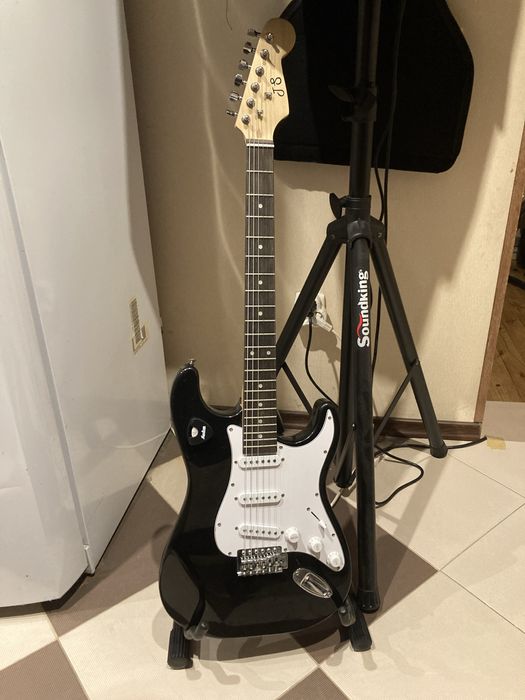 Електрогітара J8 ST HMG 101 BK