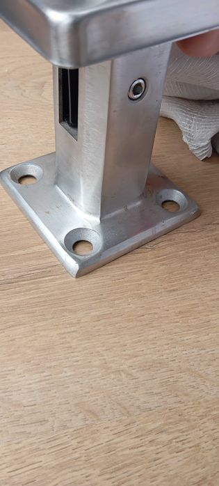 Prumos / pés de inox para guarda corpos em vidro laminado ou temperado
