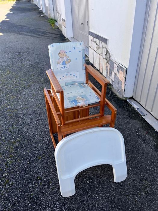 Vende-se cadeira para bebé