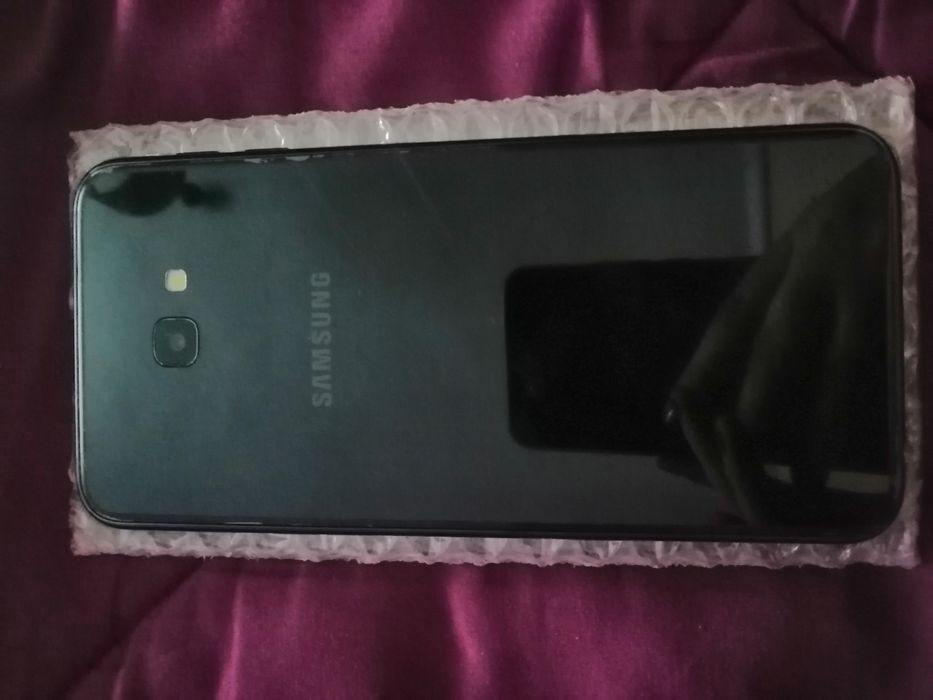 Telemóveis Huawei P8 Lite e Y5 2019 e Samsung J4+