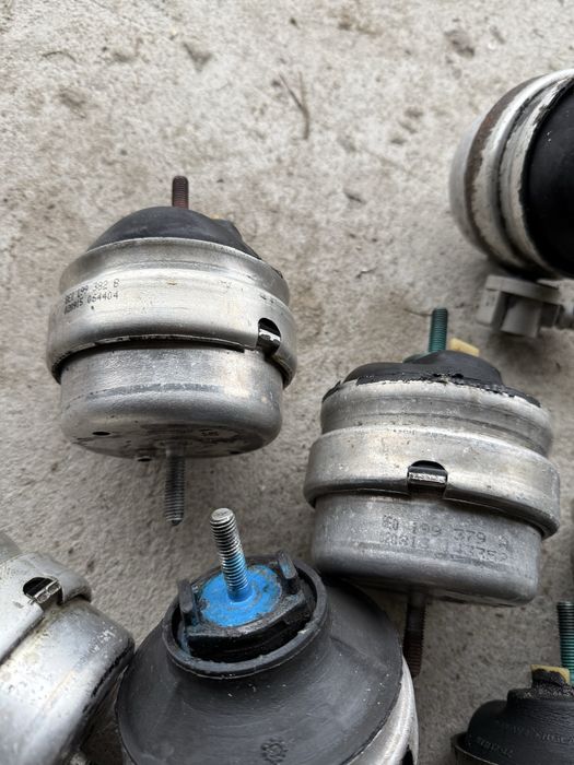 Подушка двигуна Пуді а4 б6, а4 б7, Ауді а6 с5